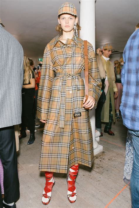 what model did rose marie bravo hire for burberry|How Christopher Bailey Transformed Burberry and Redefined .